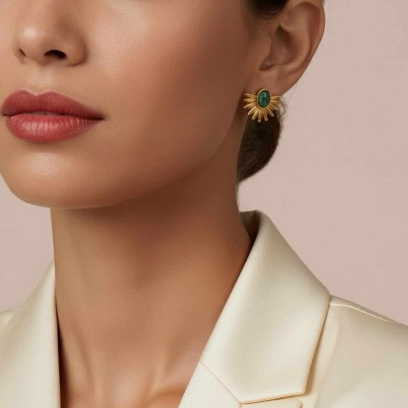 Boucles D'oreilles AURA VERDE Zircons Plaque Or – Orelea Paris