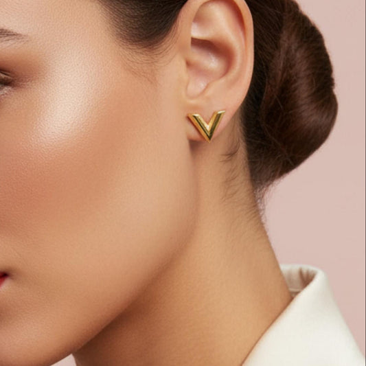 Boucles D’oreilles V Plaqué Or– Orelea Paris