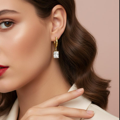 Boucles D'oreilles NAOMY Zircons Plaqué Or– Orelea Paris